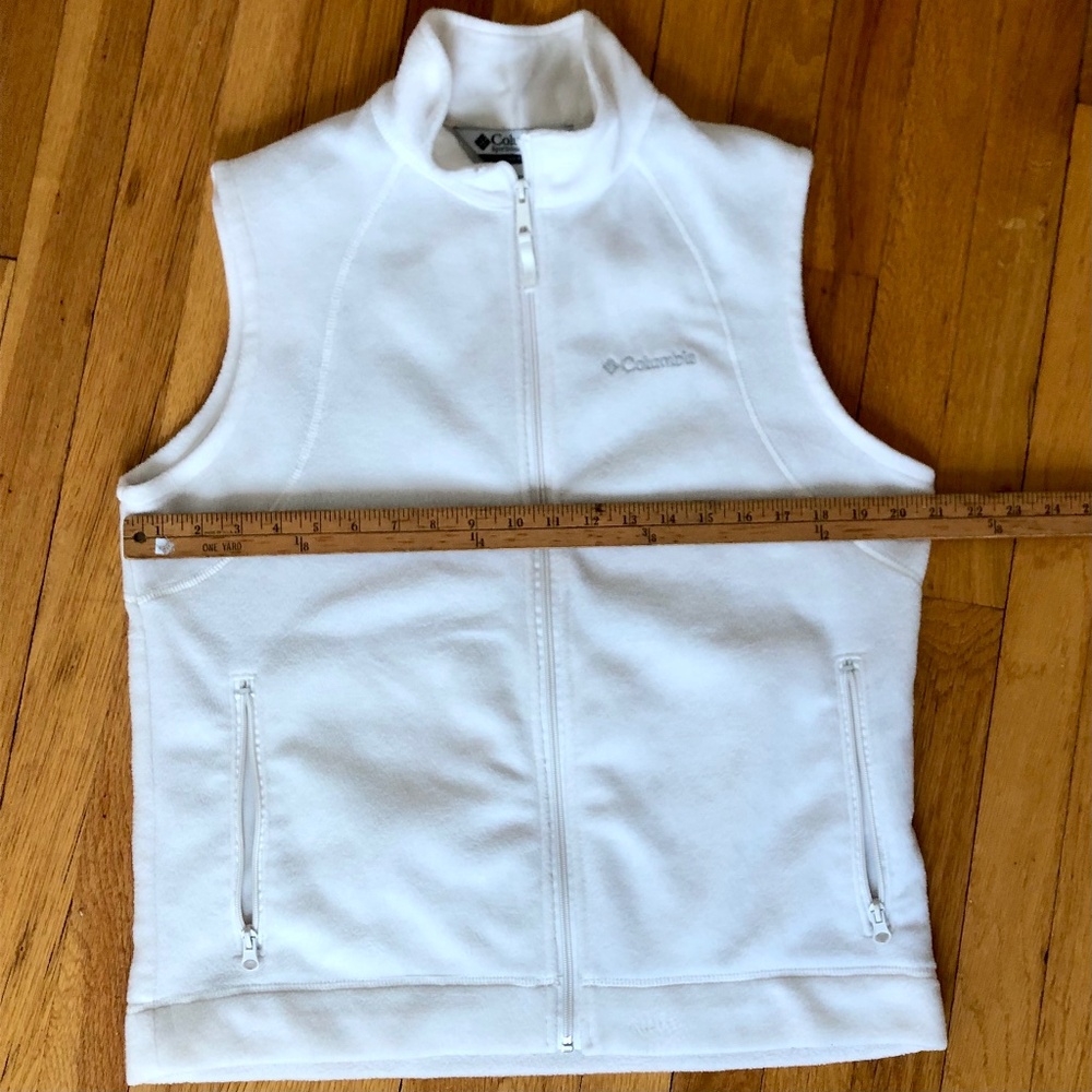 Columbia Ivory Fleece Vest, Zip Front, Zip Pockets